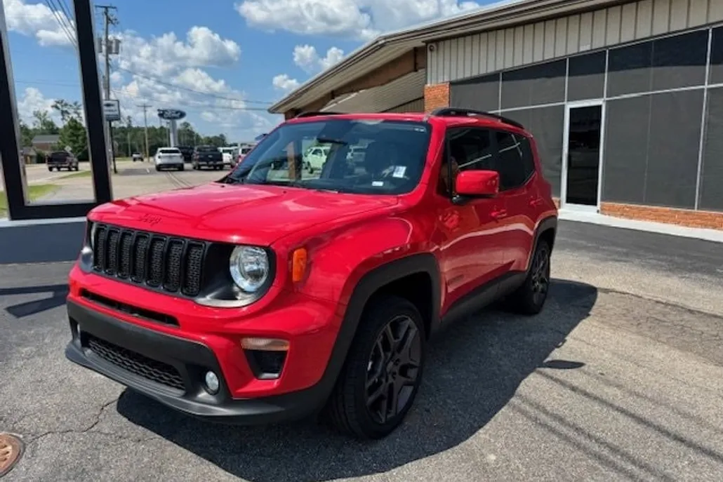 2022 Jeep Renegade Latitude photo 1