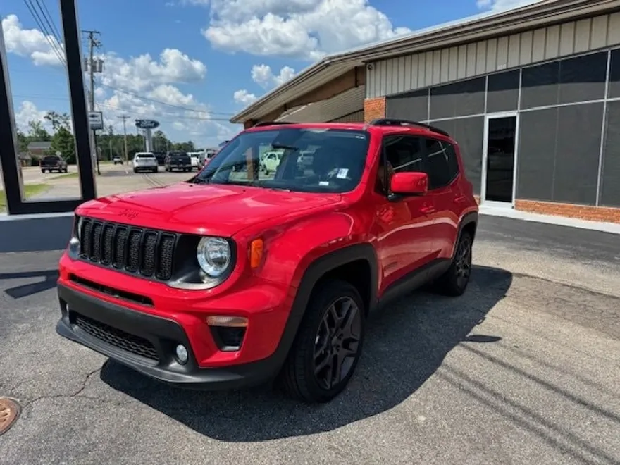 2022 Jeep Renegade Latitude photo 1