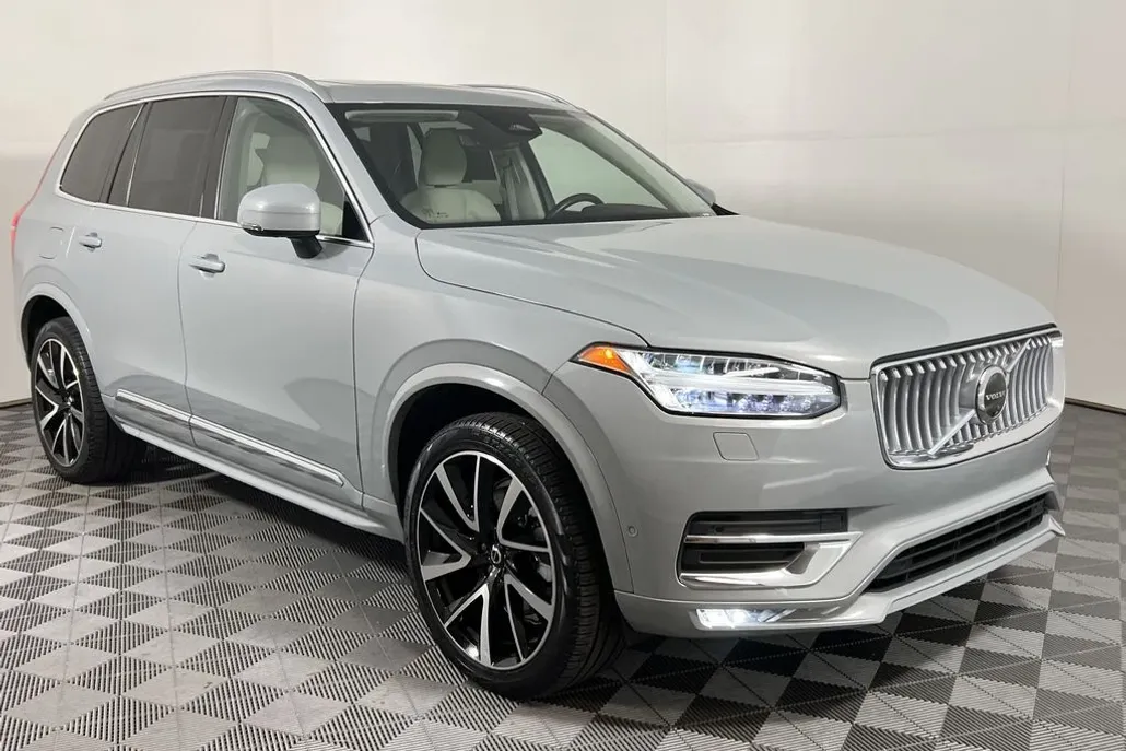 2024 Volvo XC90 Plus photo 1