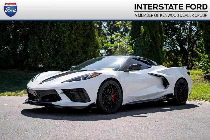 2023 Chevrolet Corvette Stingray 2LT Convertible photo 1