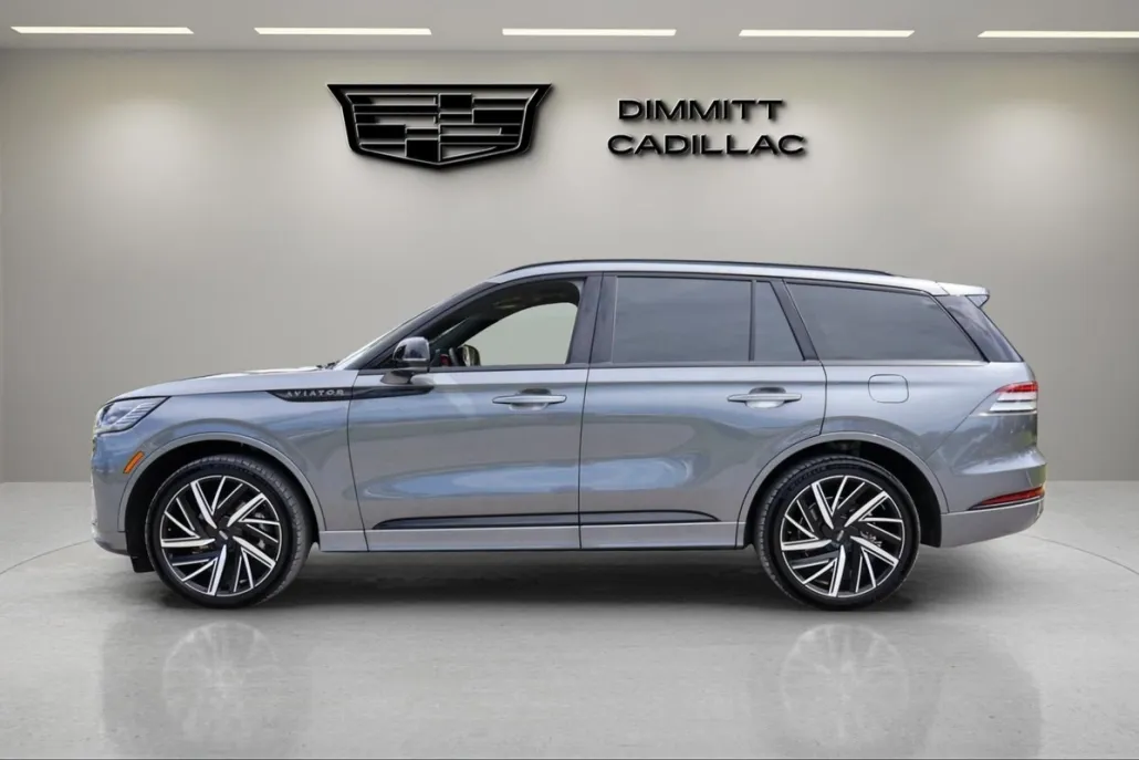 2025 Lincoln Aviator Black Label photo 1