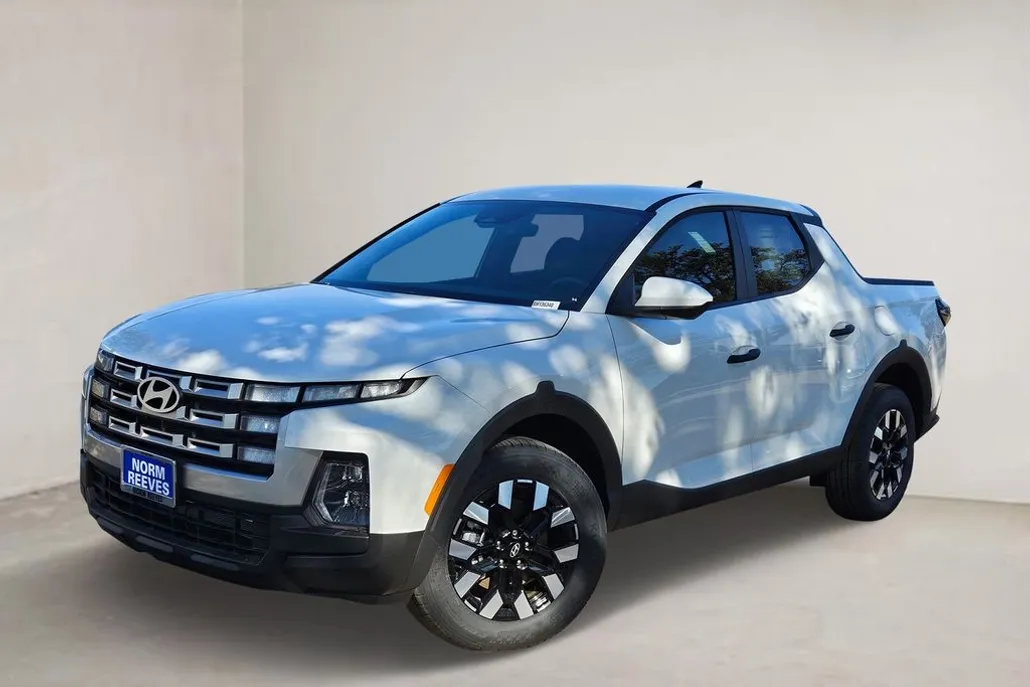 2025 Hyundai Santa Cruz SE photo 1