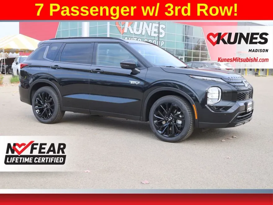 2025 Mitsubishi Outlander PHEV SEL Black Edition photo 1