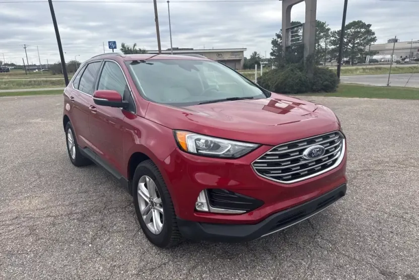 2020 Ford Edge SEL photo 1