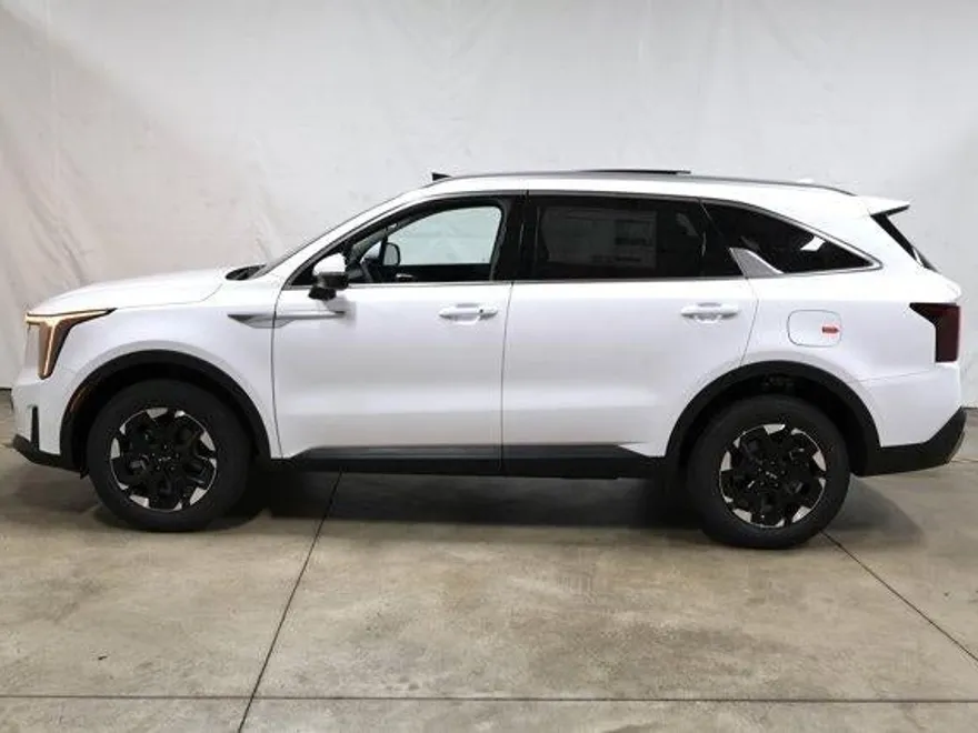 2026 Kia Sorento S photo 1