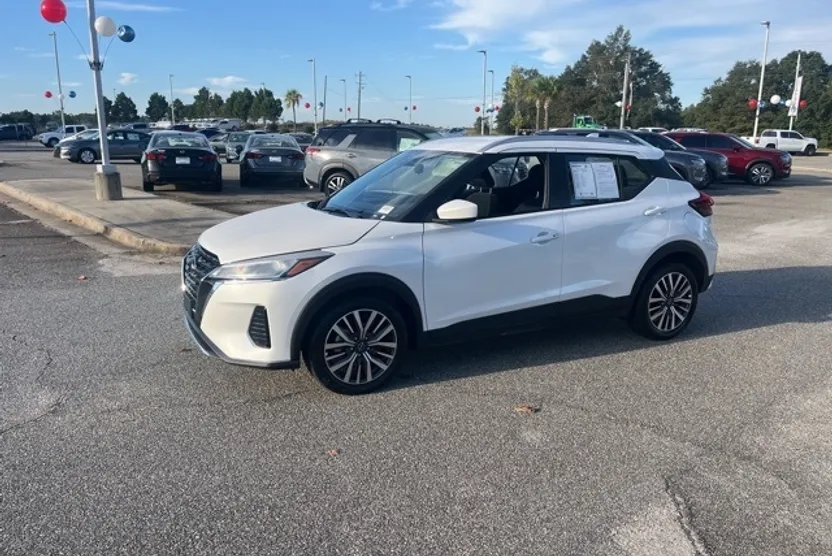 2024 Nissan Kicks SV photo 1