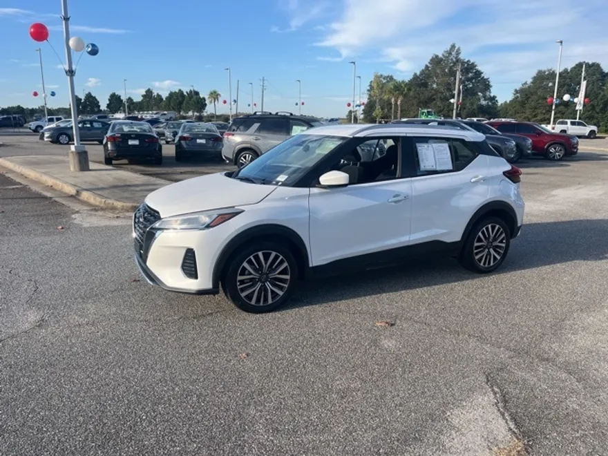 2024 Nissan Kicks SV photo 1