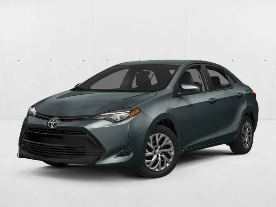 2018 Toyota Corolla LE photo 1