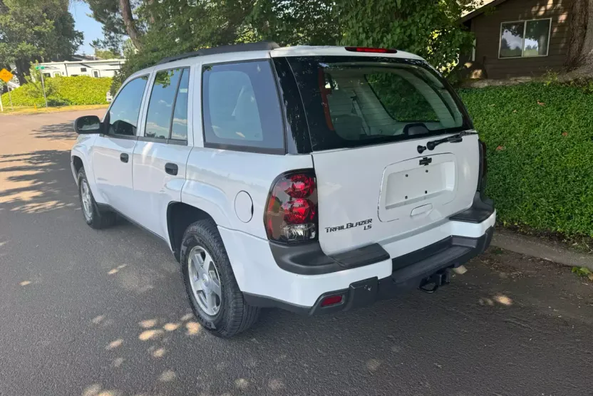 2006 Chevrolet Trailblazer LS photo 1