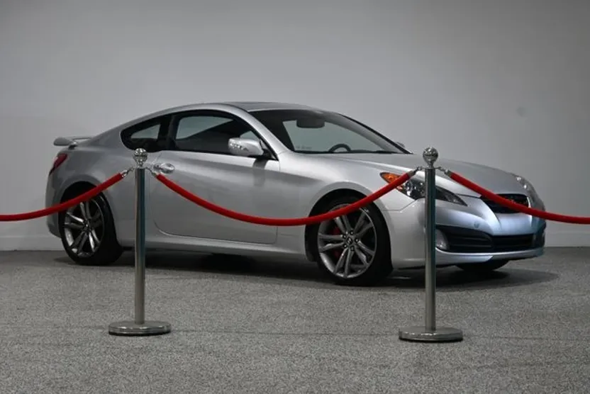 2010 Hyundai Genesis Coupe photo 1