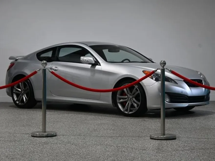 2010 Hyundai Genesis Coupe photo 1