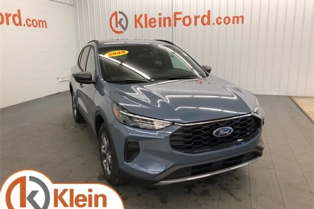 2025 Ford Escape ST-Line photo 1