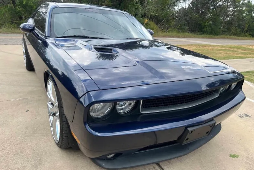 2013 Dodge Challenger R/T photo 1