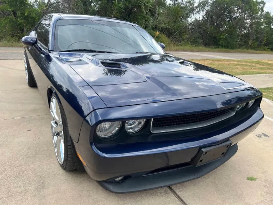 2013 Dodge Challenger R/T photo 1