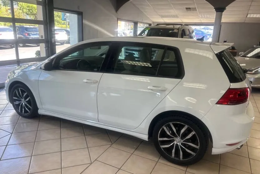 2015 Volkswagen Golf TSI S photo 1