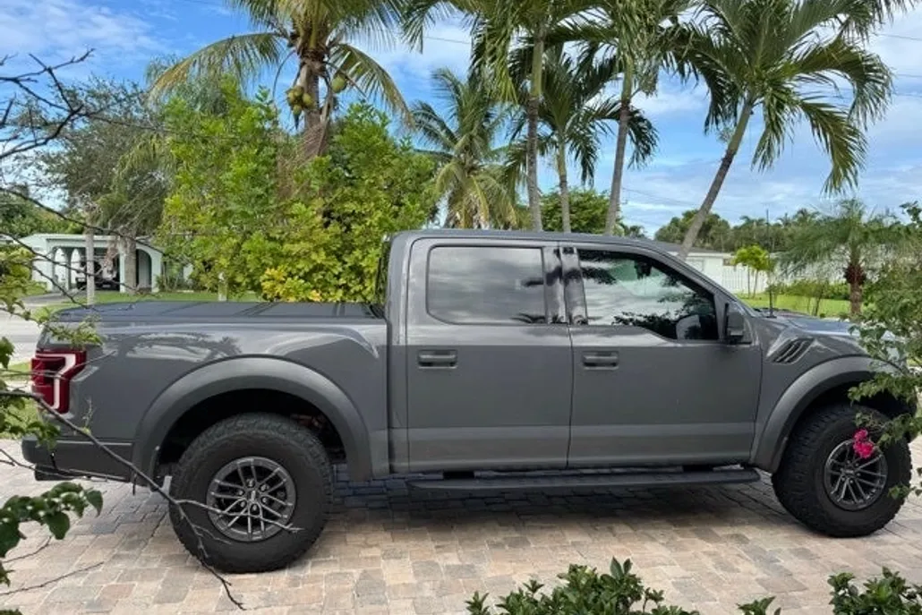 2020 Ford F-150 Raptor photo 1