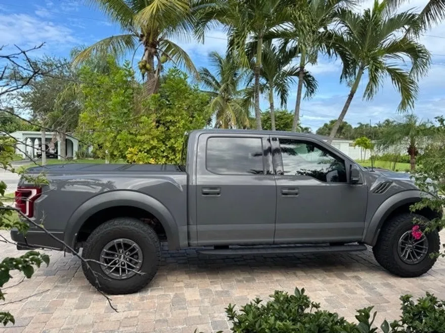2020 Ford F-150 Raptor photo 1