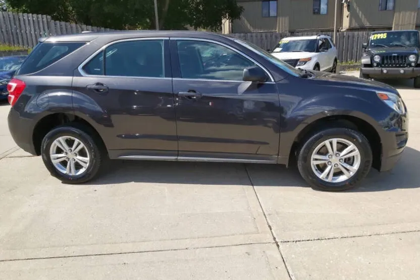 2016 Chevrolet Equinox LS photo 1