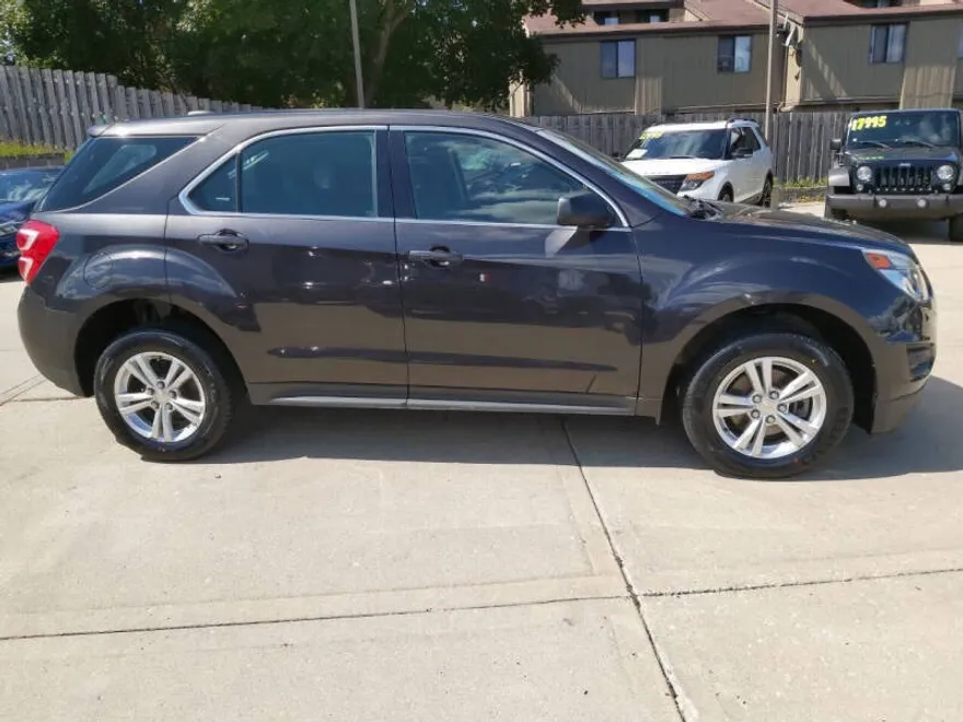 2016 Chevrolet Equinox LS photo 1