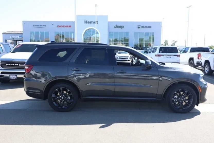 2025 Dodge Durango R/T photo 1