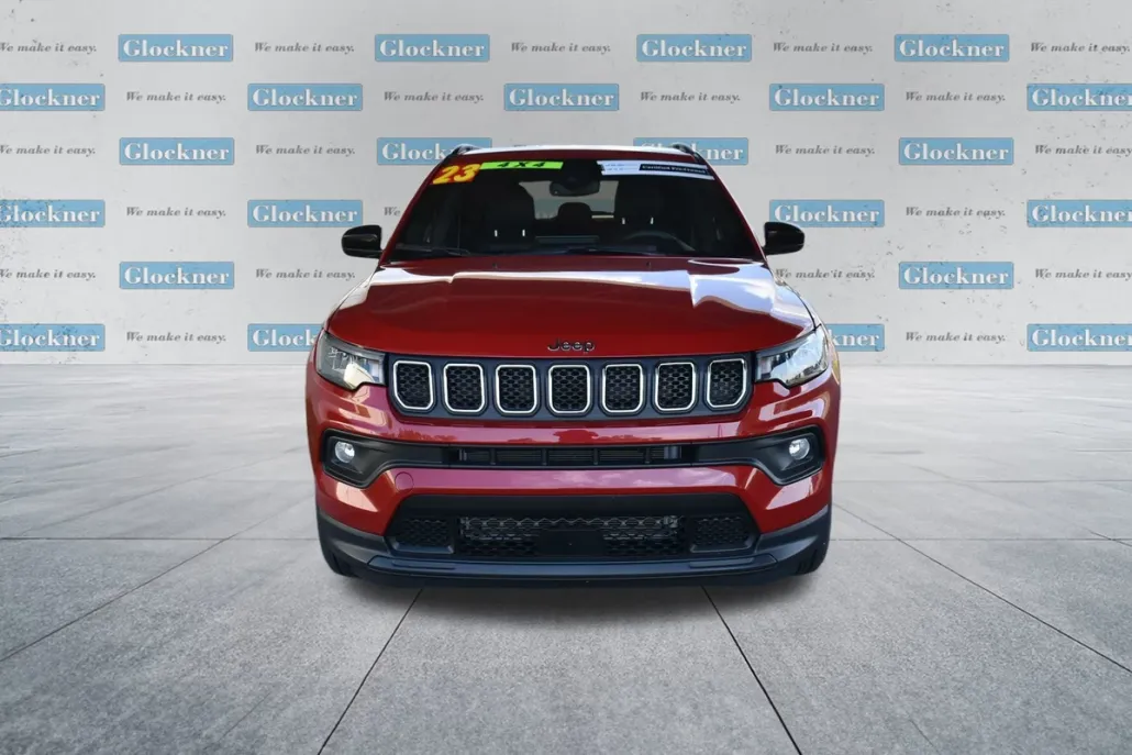 2023 Jeep Compass Latitude Lux photo 1