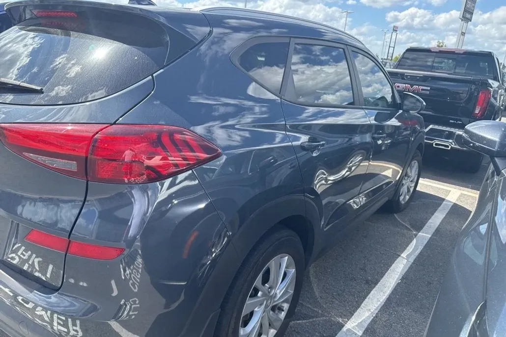 2021 Hyundai Tucson Value photo 1