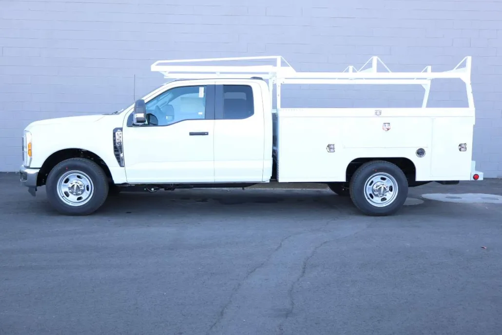 2025 Ford F-350 photo 1