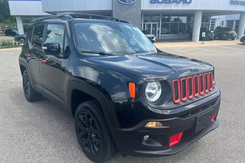 2017 Jeep Renegade Latitude North Edition photo 1