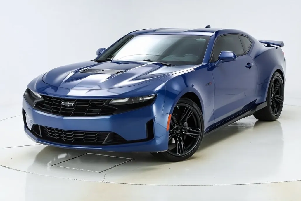 2020 Chevrolet Camaro LT1 photo 1