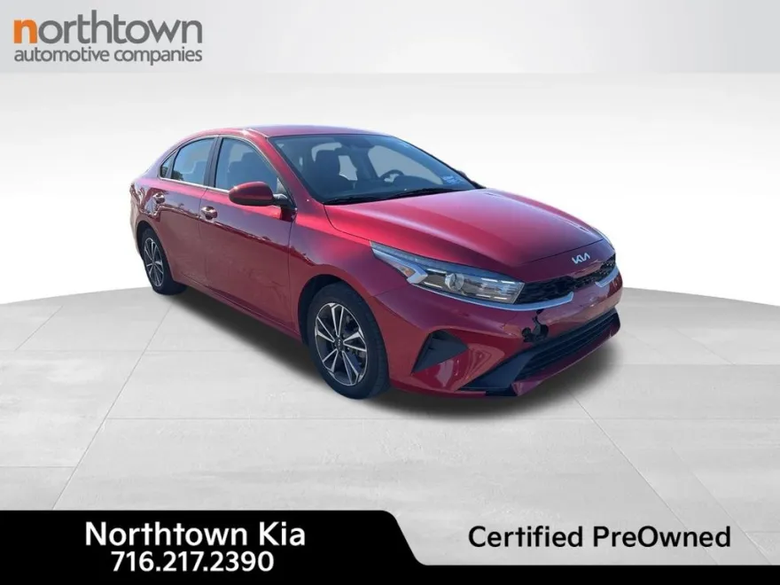 2023 Kia Forte LXS photo 1