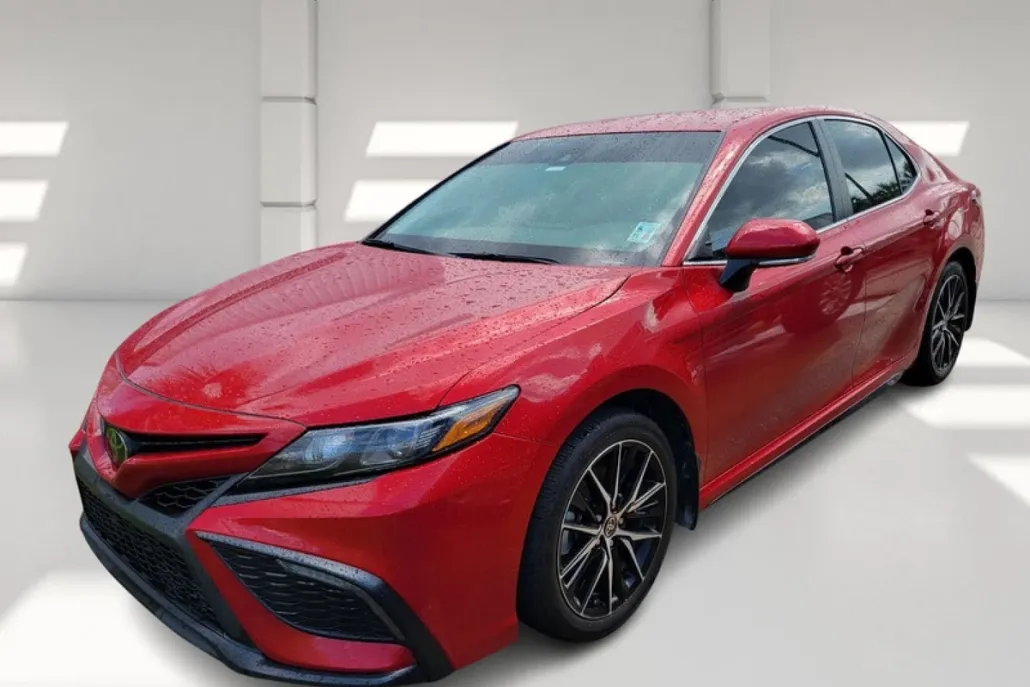 2024 Toyota Camry SE photo 1