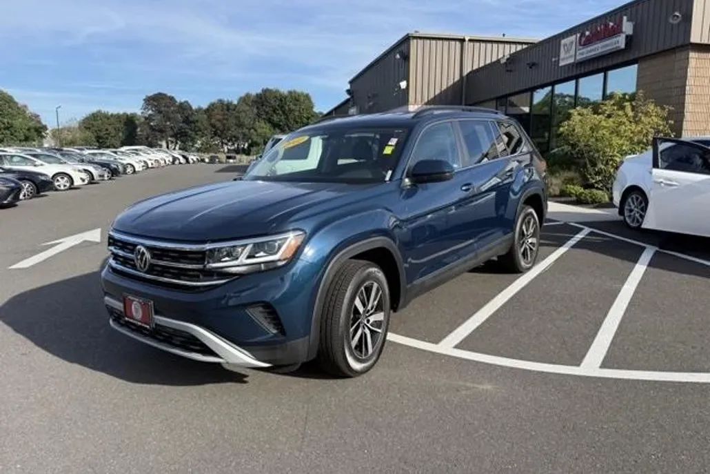 2022 Volkswagen Atlas SE photo 1