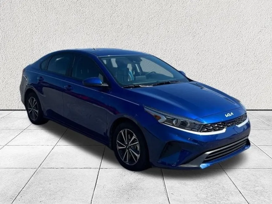 2024 Kia Forte LXS photo 1