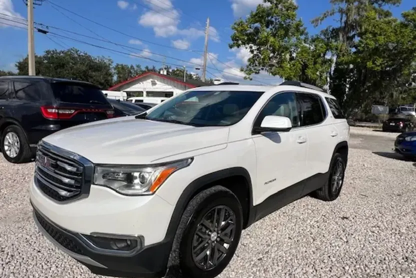 2017 Gmc Acadia SLT photo 1