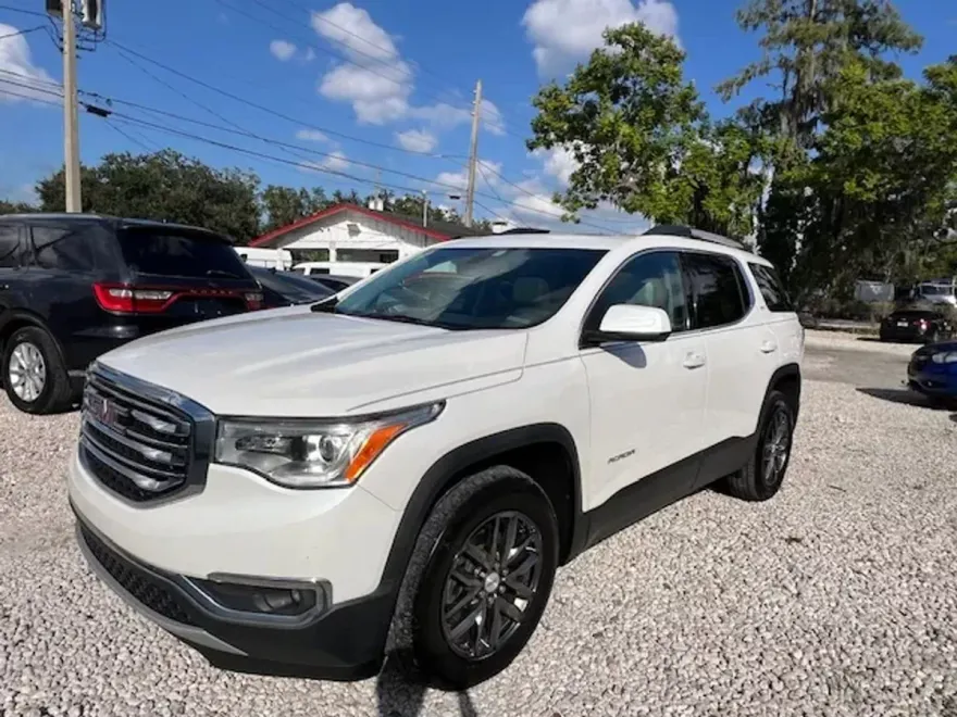 2017 Gmc Acadia SLT photo 1
