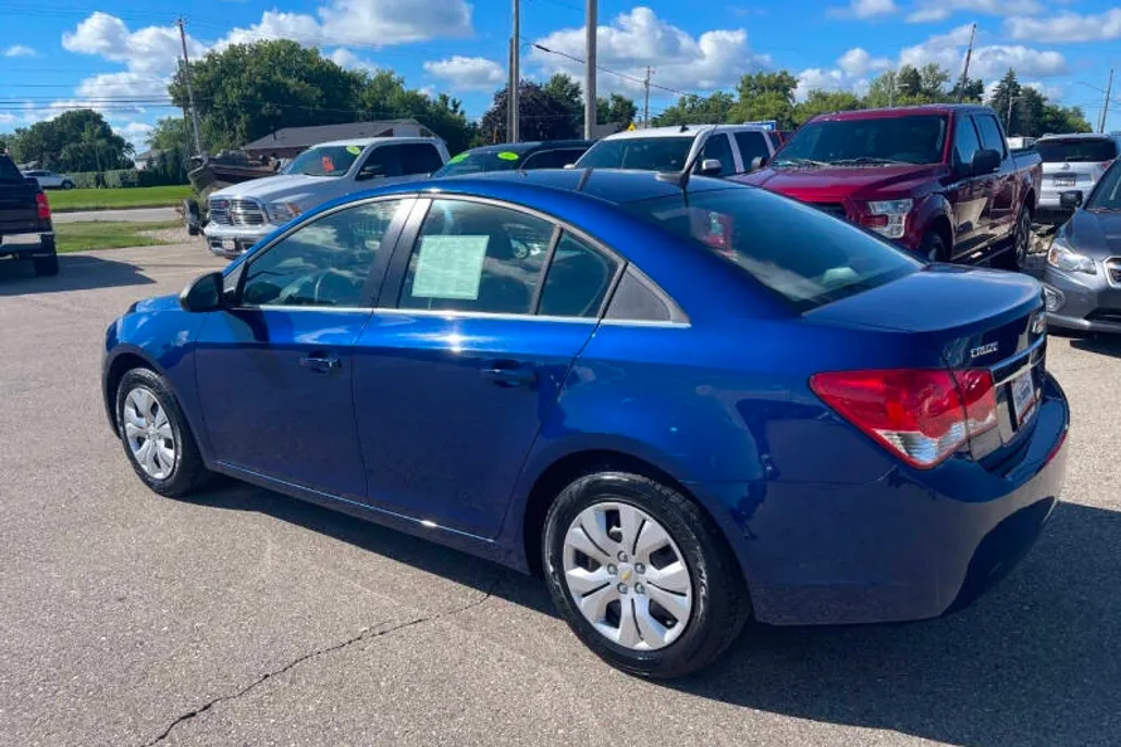 2012 Chevrolet Cruze LS photo 1
