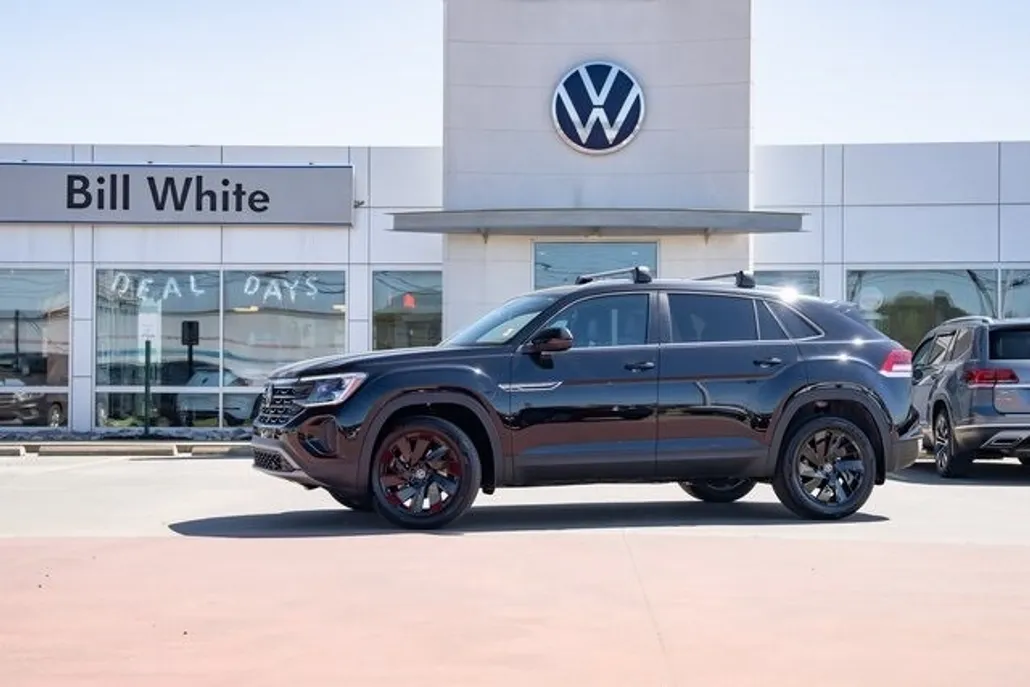 2025 Volkswagen Atlas Cross Sport SE Technology photo 1