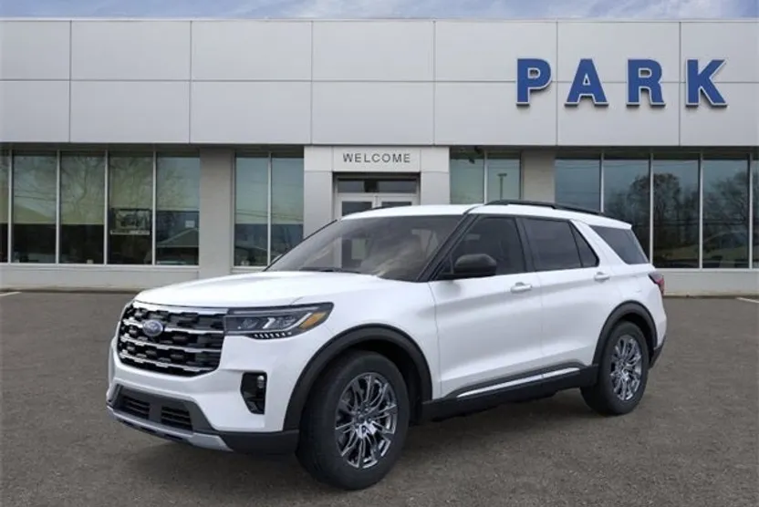 2025 Ford Explorer photo 1