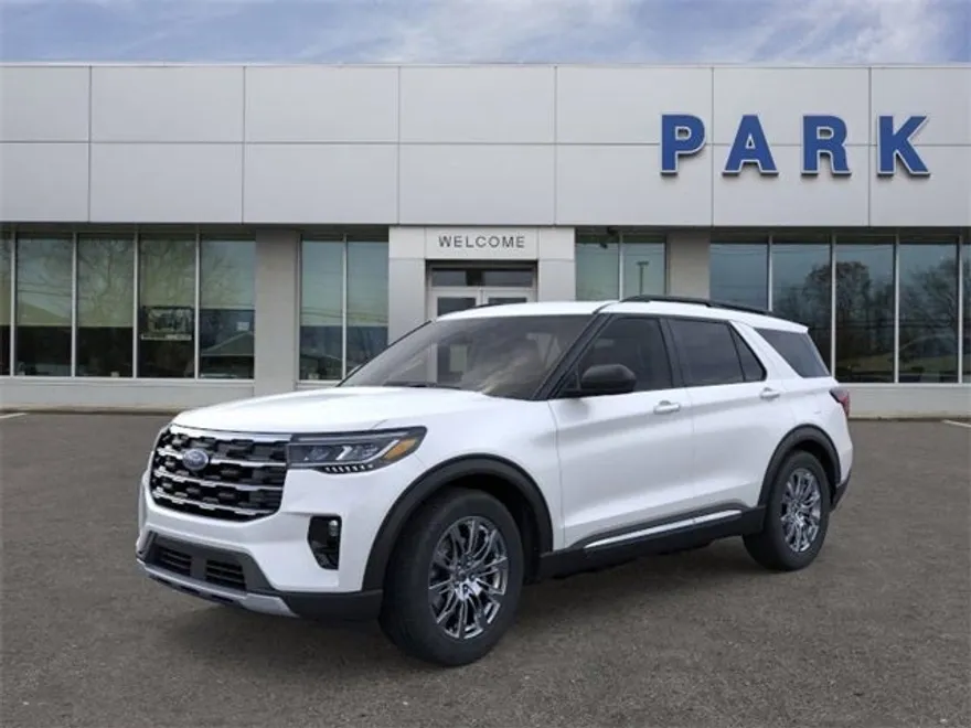 2025 Ford Explorer photo 1