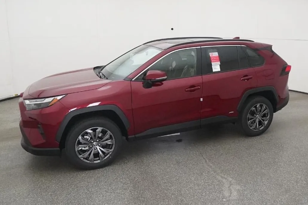 2025 Toyota RAV4 Hybrid XLE Premium photo 1