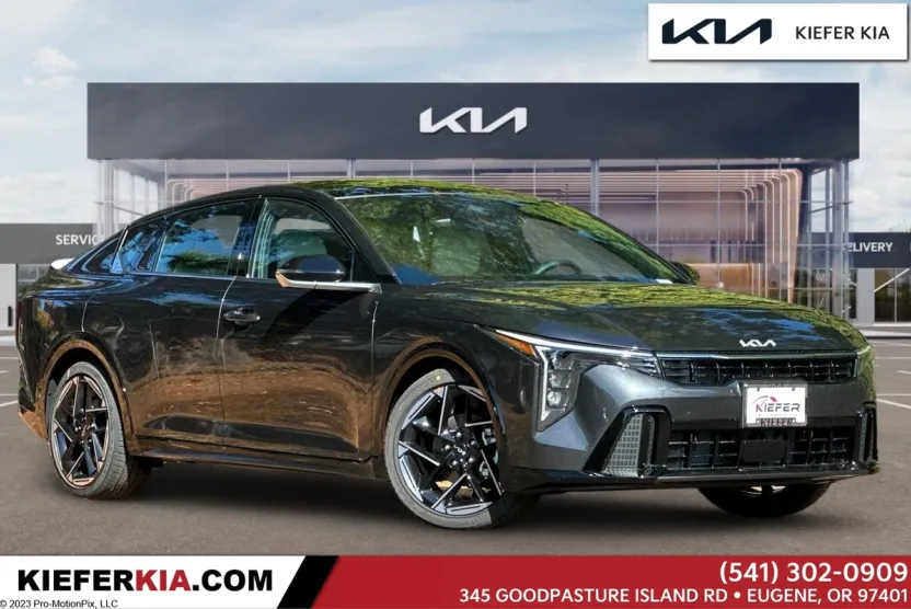 2025 Kia K4 GT-Line photo 1