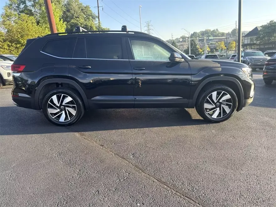 2026 Volkswagen Atlas SE Technology photo 1