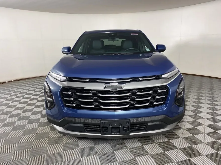 2026 Chevrolet Equinox LT photo 1