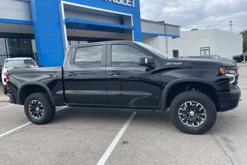 2024 Chevrolet Silverado 1500 ZR2 photo 1