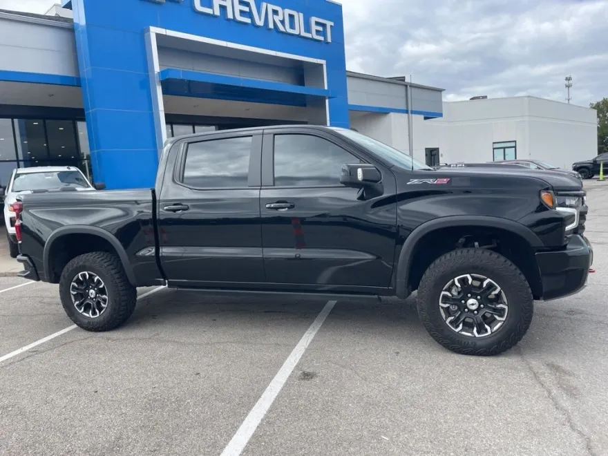 2024 Chevrolet Silverado 1500 ZR2 photo 1