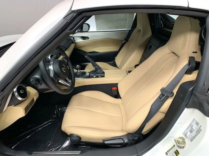 2025 Mazda MX-5 Miata Miata RF Grand Touring photo 19