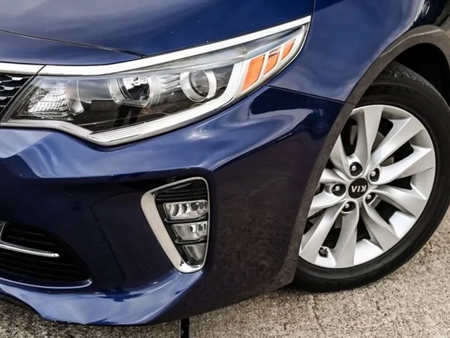 2018 Kia Optima S photo 1