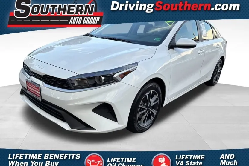 2024 Kia Forte LXS photo 1