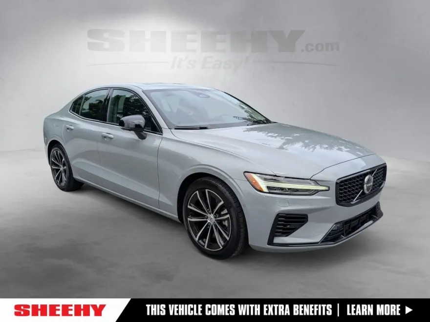 2025 Volvo S60 T8 Plus photo 1