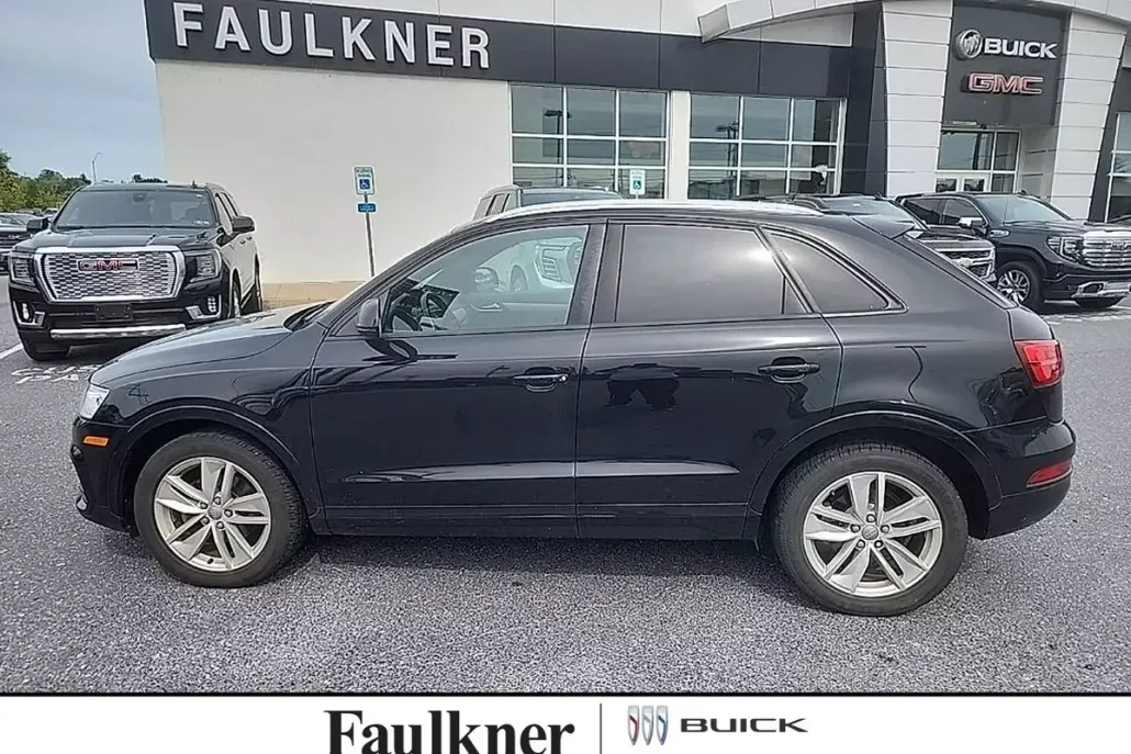 2017 Audi Q3 Premium photo 1